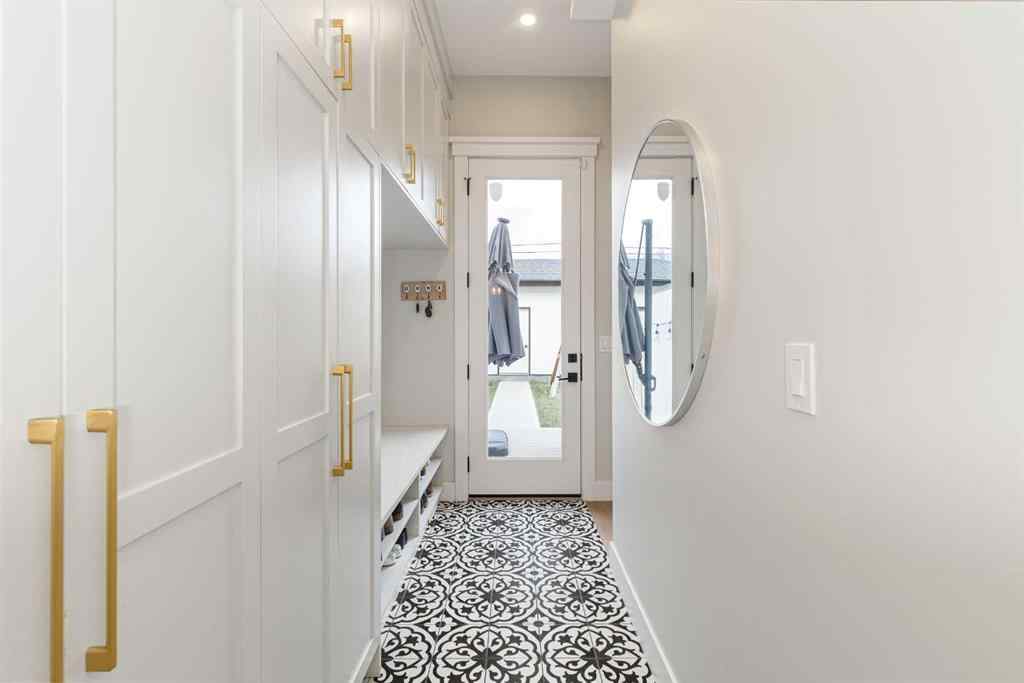 MLS® A2269973 - 2811 25A Street SW in Killarney/Glengarry Calgary, Residential