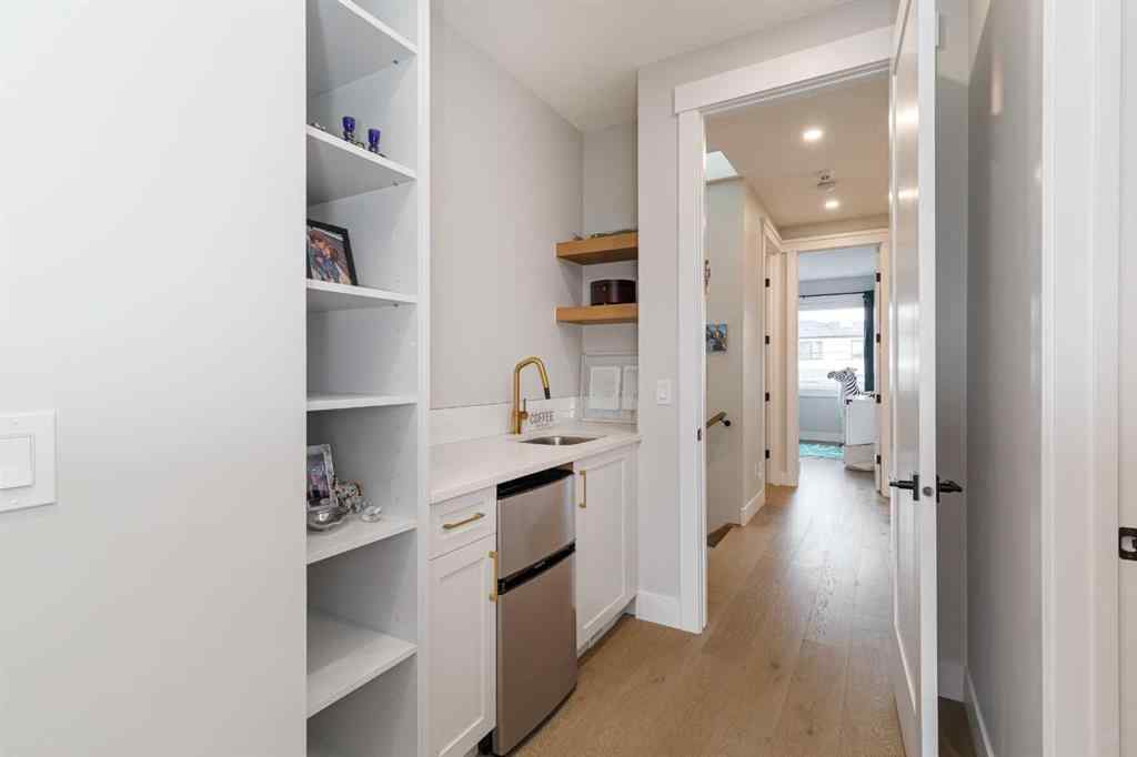 MLS® A2269973 - 2811 25A Street SW in Killarney/Glengarry Calgary, Residential