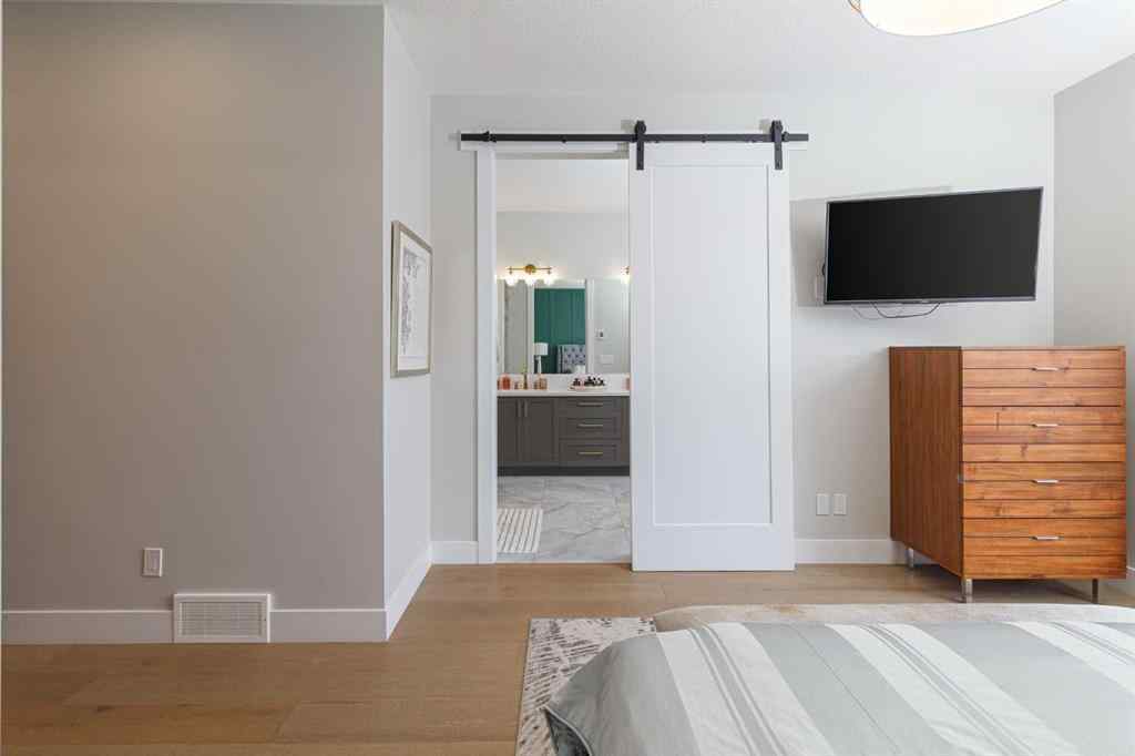 MLS® A2269973 - 2811 25A Street SW in Killarney/Glengarry Calgary, Residential