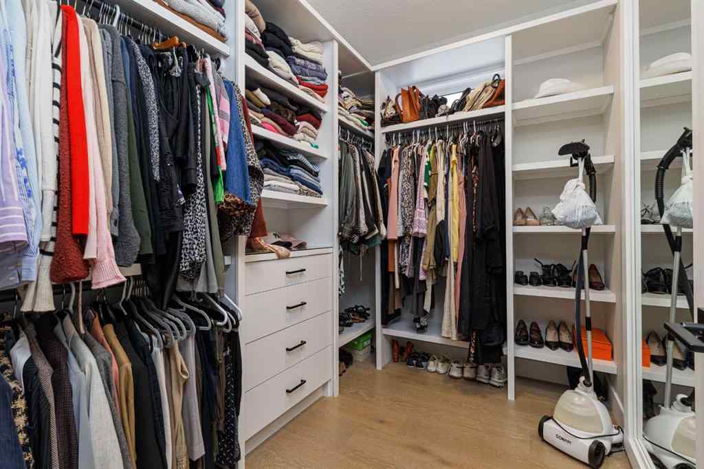 MLS® A2269973 - 2811 25A Street SW in Killarney/Glengarry Calgary, Residential