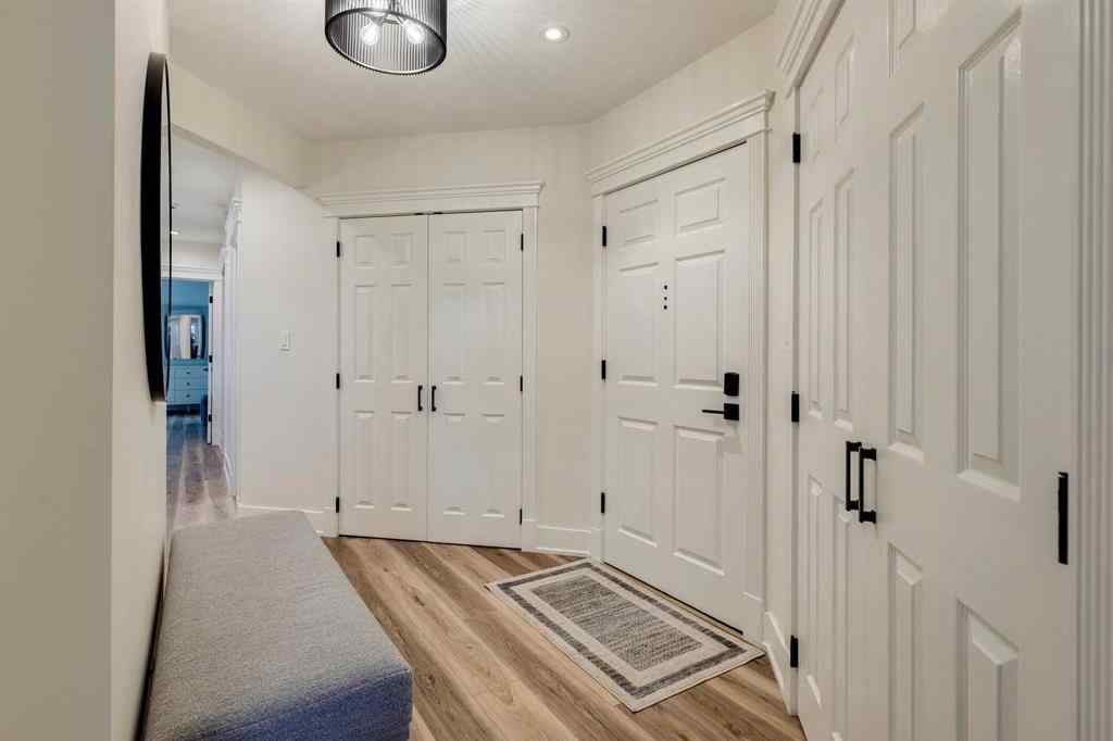 MLS® # A2269978 - Unit #8 4907 8 Street SW in Britannia Calgary, Residential Open Houses