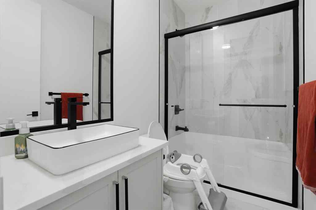 MLS® A2269980 - 49 Waterford Crescent  in Waterford Chestermere, Residential