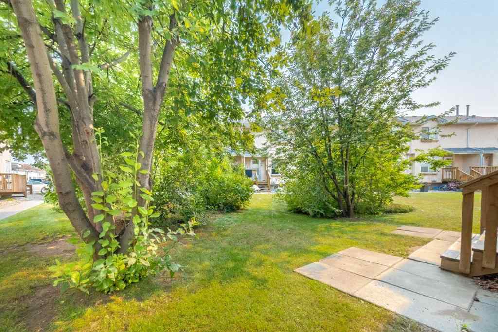 MLS&reg; # A2269981 - Unit #13 204 Strathaven Drive  in Strathaven Strathmore, Residential Open Houses