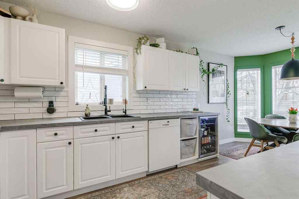 MLS&reg; # A2269991 - 179 Crystal Shores Grove W in Crystal Shores Okotoks, Residential Open Houses