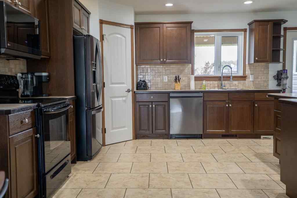 MLS&reg; # A2269994 - 5322 55 Avenue  in NONE Bashaw, Residential Open Houses