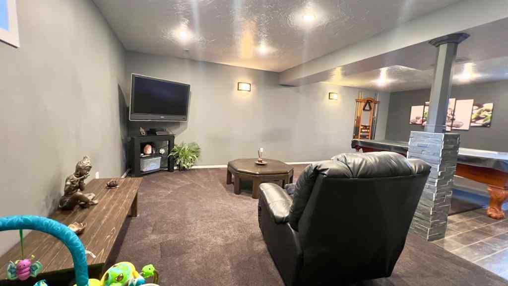 MLS&reg; # A2269995 - 512 1st Avenue W in NONE Hanna, Residential Open Houses