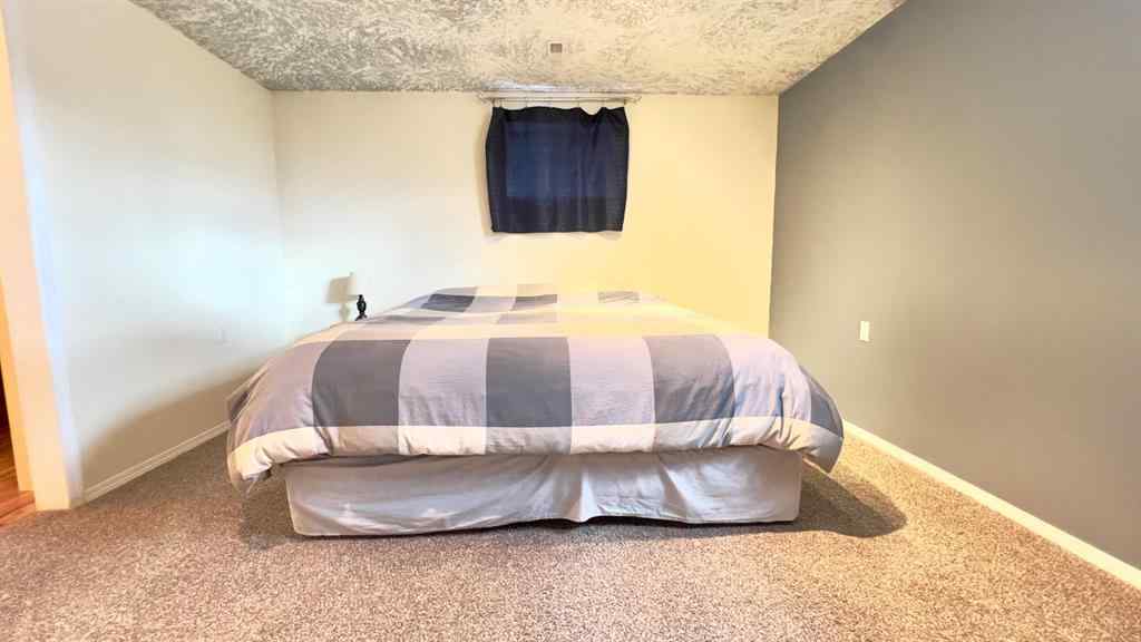 MLS&reg; # A2269995 - 512 1st Avenue W in NONE Hanna, Residential Open Houses