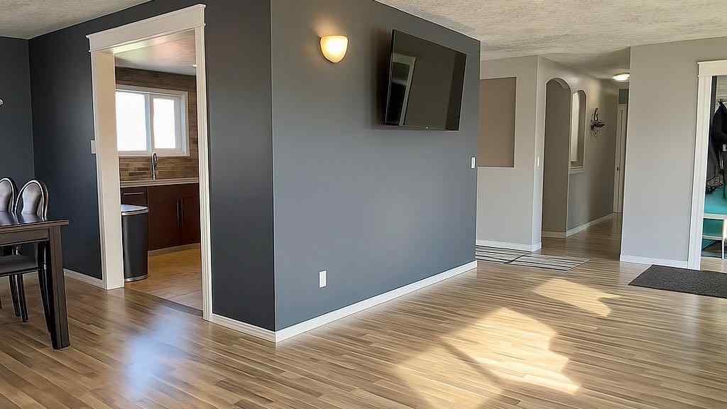 MLS&reg; # A2269995 - 512 1st Avenue W in NONE Hanna, Residential Open Houses