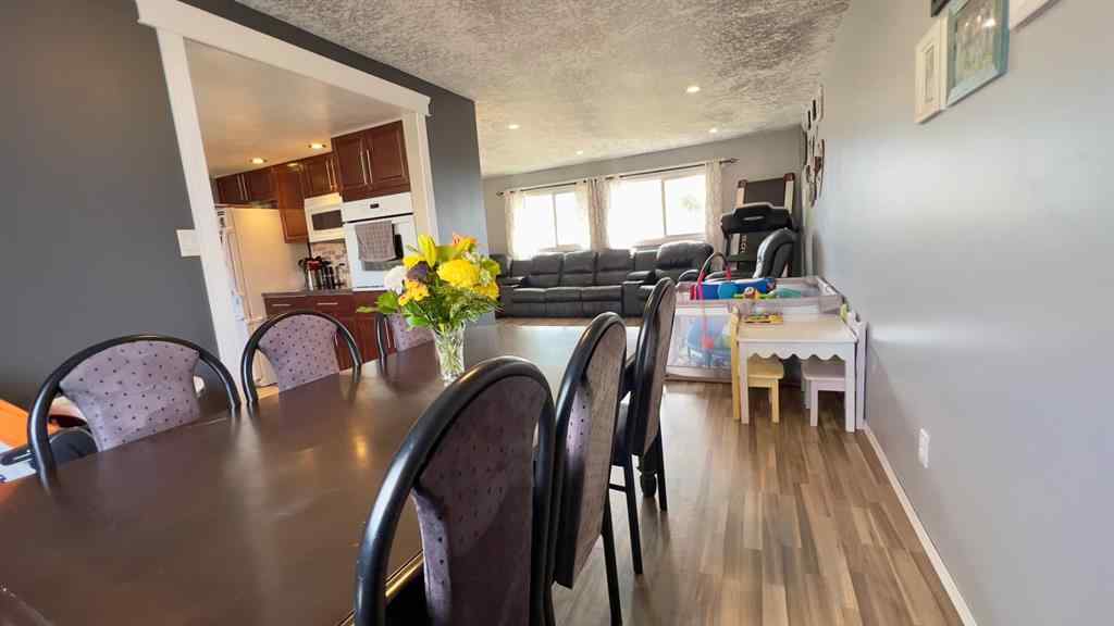 MLS&reg; # A2269995 - 512 1st Avenue W in NONE Hanna, Residential Open Houses