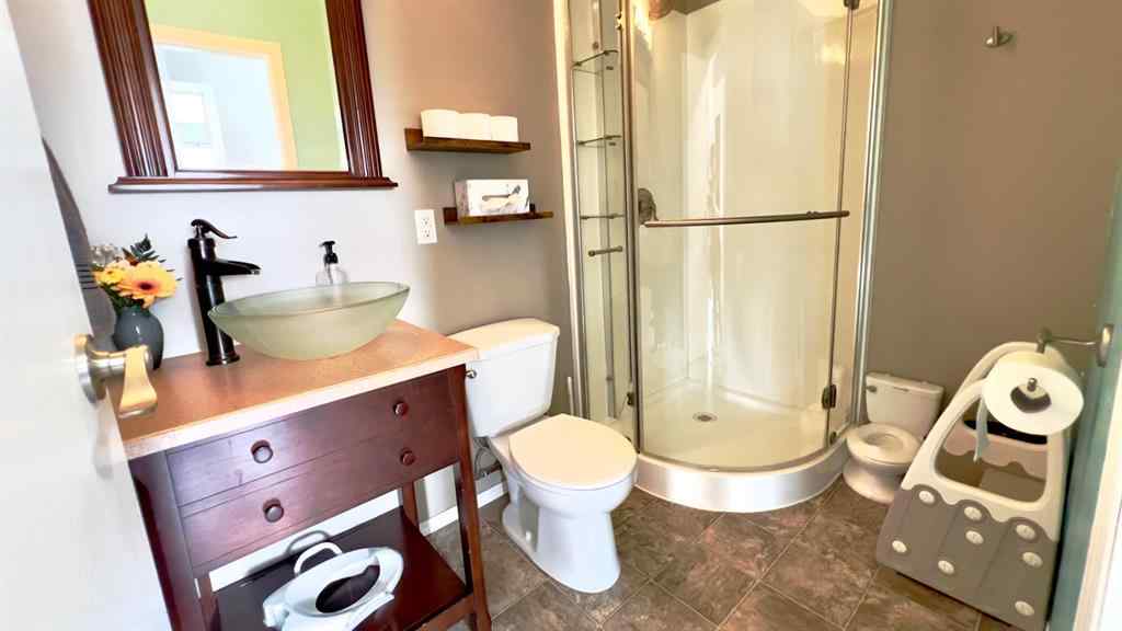 MLS&reg; # A2269995 - 512 1st Avenue W in NONE Hanna, Residential Open Houses