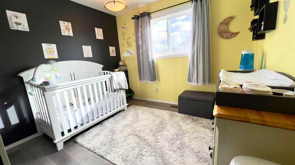 MLS&reg; # A2269995 - 512 1st Avenue W in NONE Hanna, Residential Open Houses