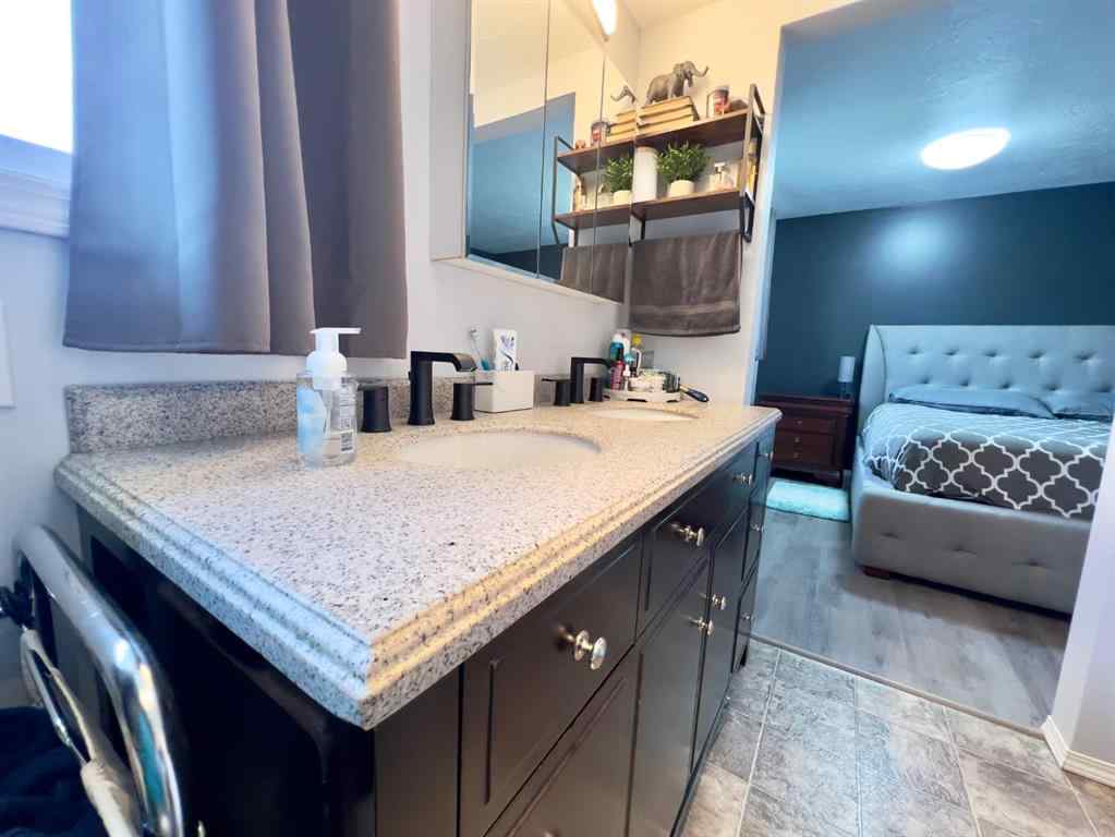 MLS&reg; # A2269995 - 512 1st Avenue W in NONE Hanna, Residential Open Houses