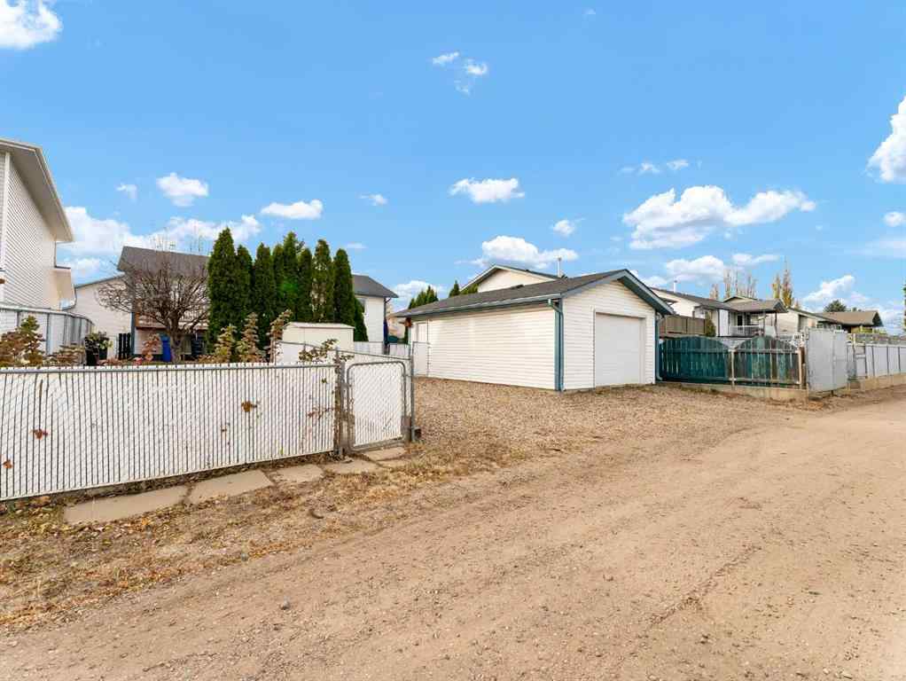 MLS&reg; # A2270000 - 135 Sage Close SE in SE Southridge Medicine Hat, Residential Open Houses