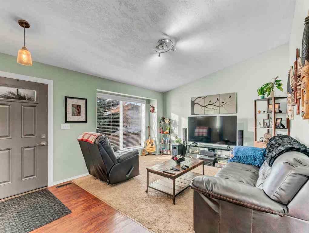 MLS&reg; # A2270000 - 135 Sage Close SE in SE Southridge Medicine Hat, Residential Open Houses