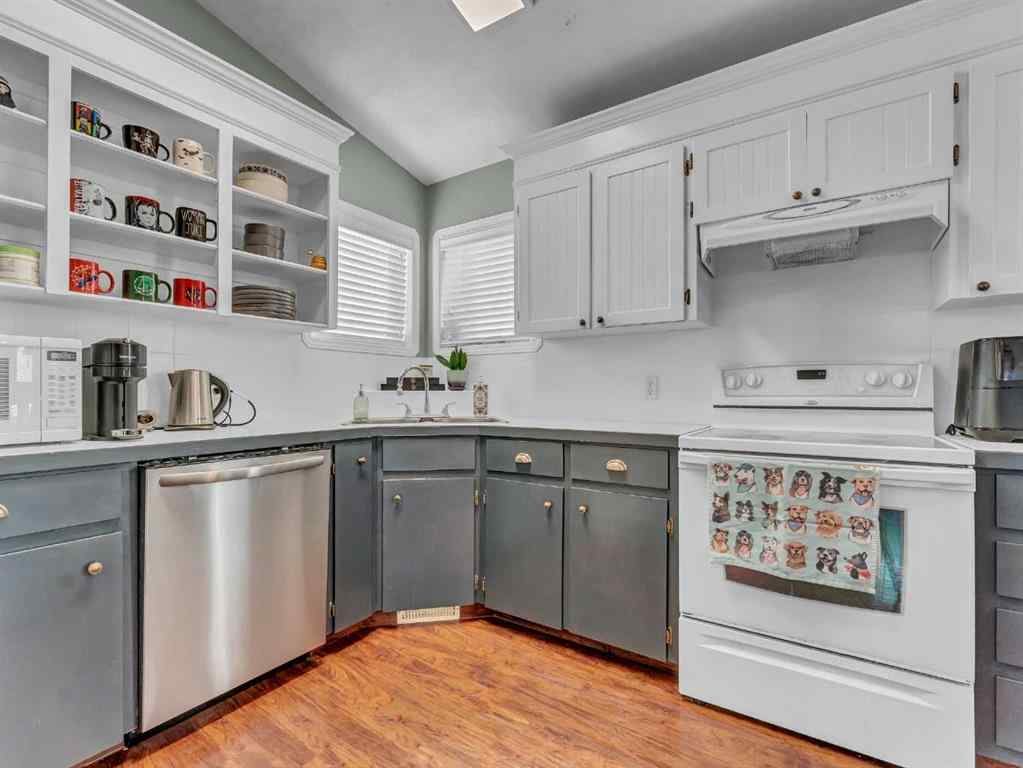 MLS&reg; # A2270000 - 135 Sage Close SE in SE Southridge Medicine Hat, Residential Open Houses