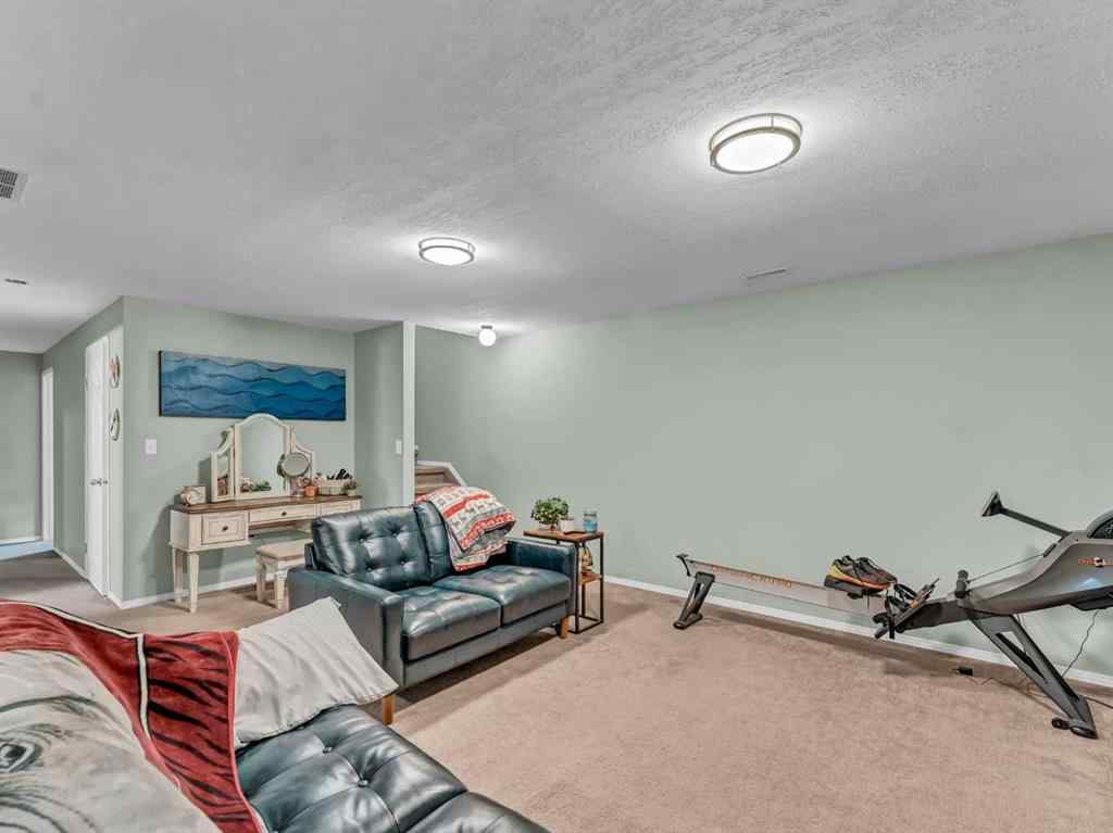 MLS&reg; # A2270000 - 135 Sage Close SE in SE Southridge Medicine Hat, Residential Open Houses