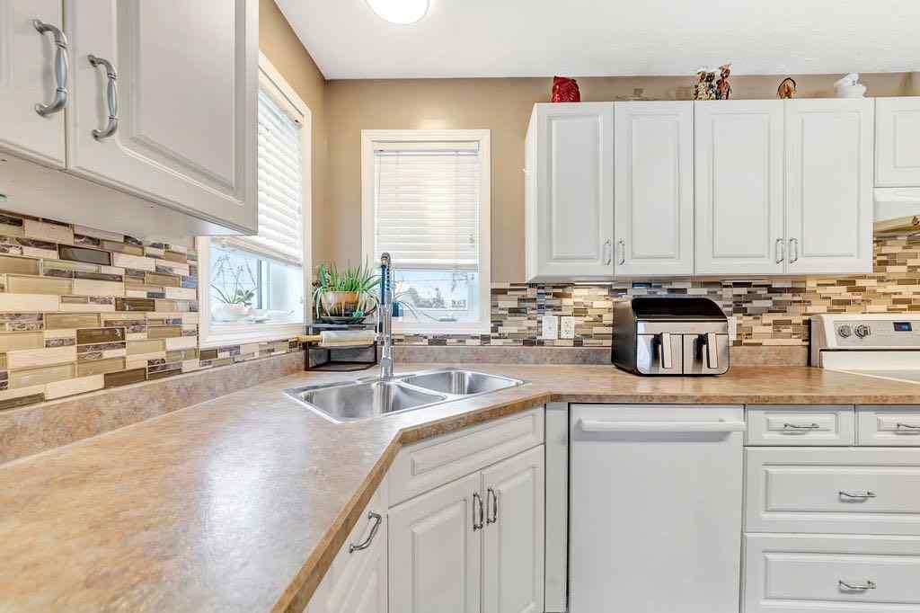 MLS&reg; # A2270002 - 109 5th Avenue  in NONE Lashburn, Residential Open Houses