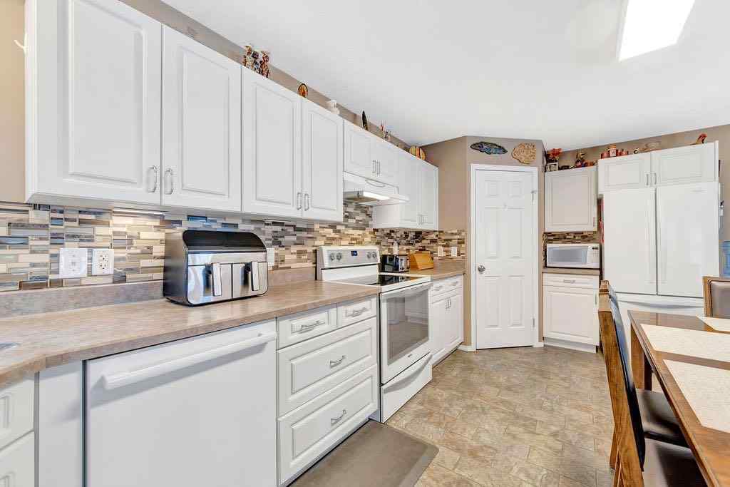 MLS&reg; # A2270002 - 109 5th Avenue  in NONE Lashburn, Residential Open Houses