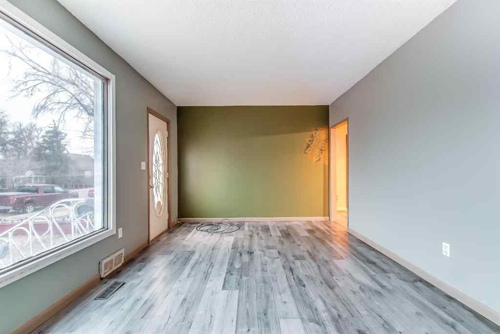 MLS&reg; # A2270004 - 219 4 Street SE in NONE Redcliff, Residential Open Houses