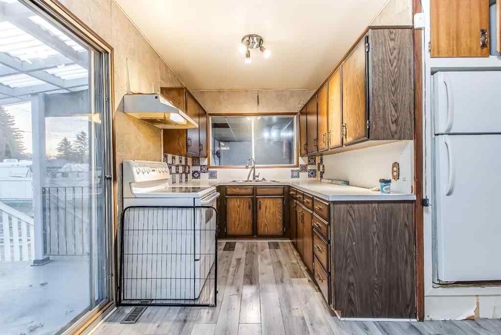 MLS&reg; # A2270004 - 219 4 Street SE in NONE Redcliff, Residential Open Houses