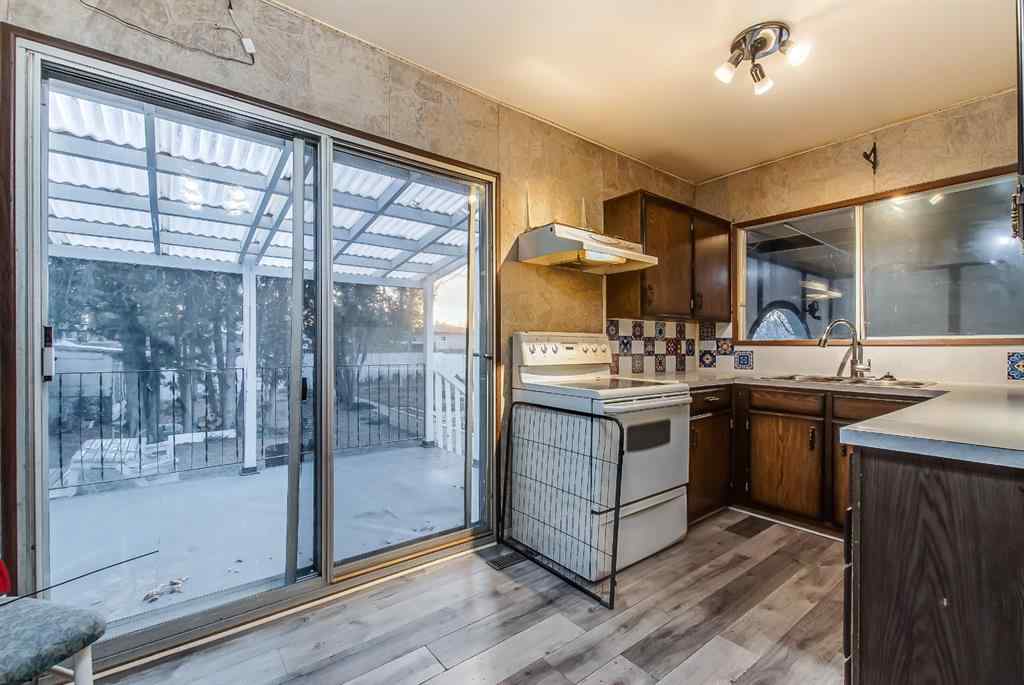 MLS&reg; # A2270004 - 219 4 Street SE in NONE Redcliff, Residential Open Houses