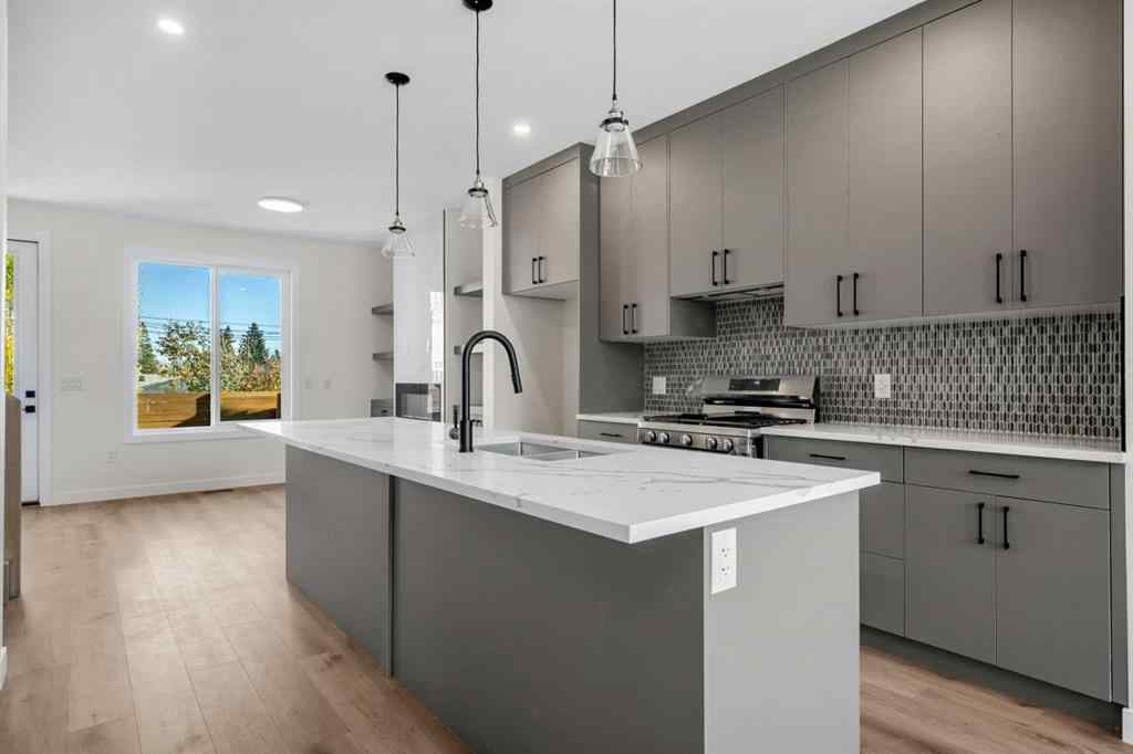 MLS&reg; # A2270005 - 2352 7 Street NW in Mount Pleasant Calgary, Residential Open Houses