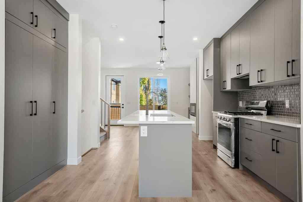 MLS&reg; # A2270005 - 2352 7 Street NW in Mount Pleasant Calgary, Residential Open Houses