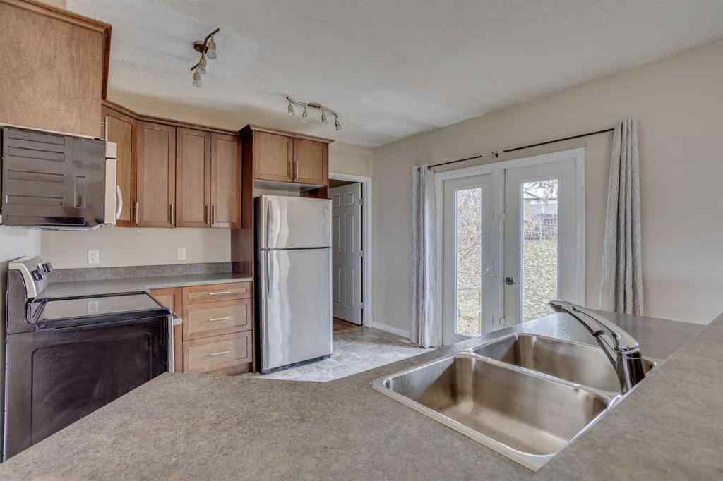 MLS&reg; # A2270008 - 121 Beaconwood Place  in Beacon Hill Fort McMurray, Residential Open Houses