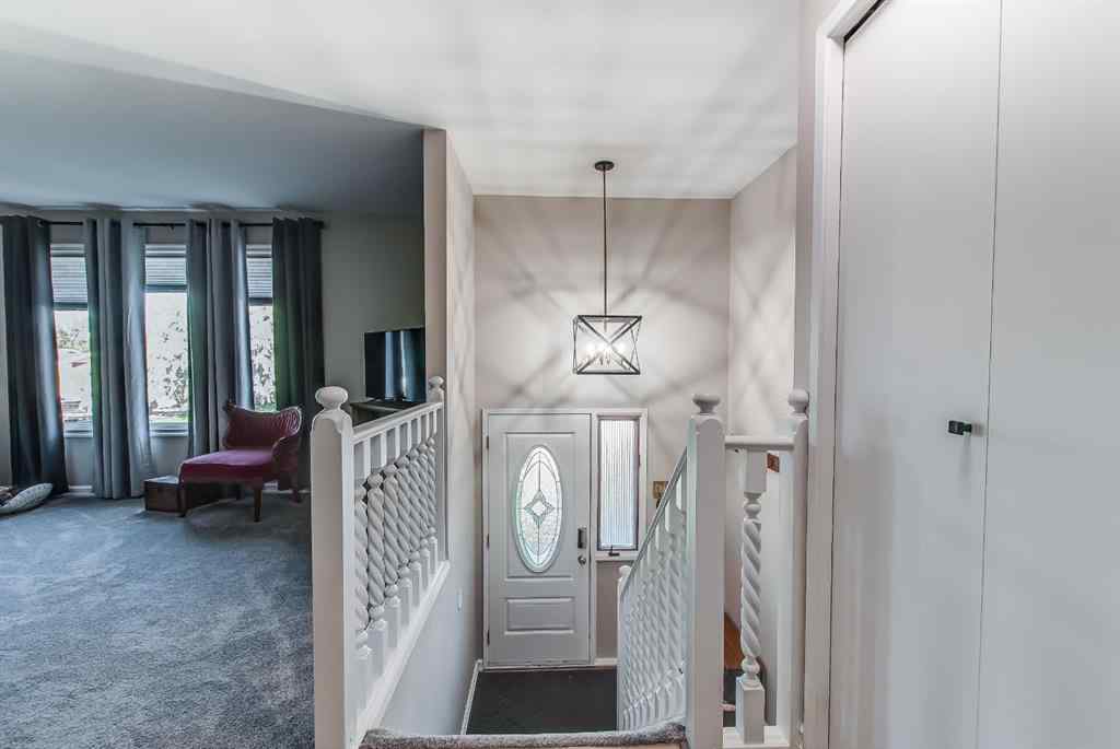 MLS&reg; # A2270013 - 928 4 Street SE in NONE Redcliff, Residential Open Houses