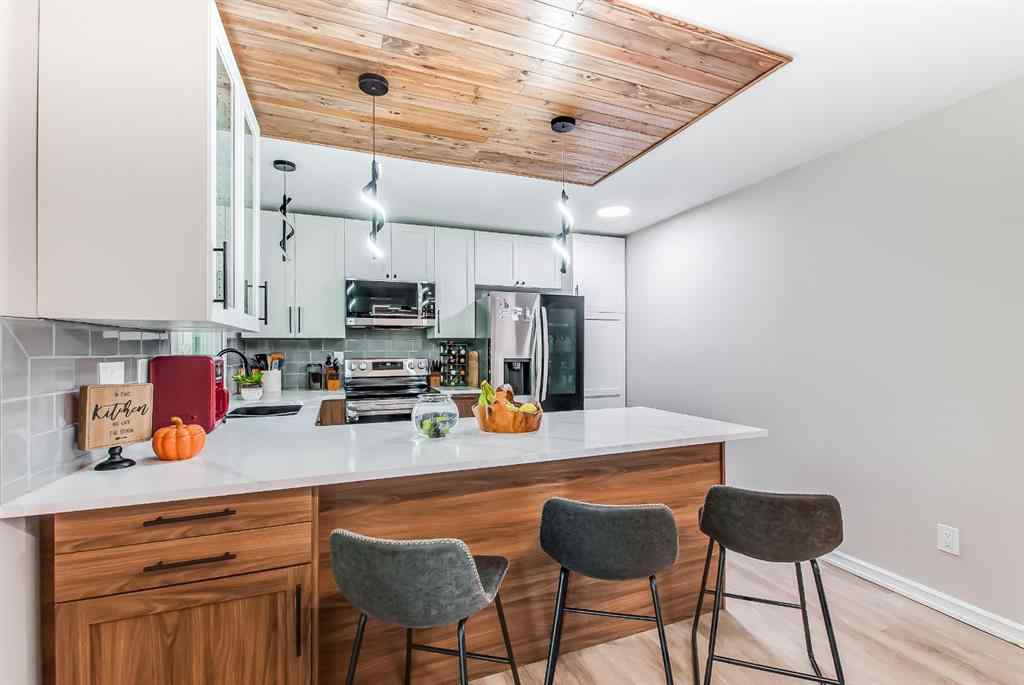 MLS&reg; # A2270013 - 928 4 Street SE in NONE Redcliff, Residential Open Houses