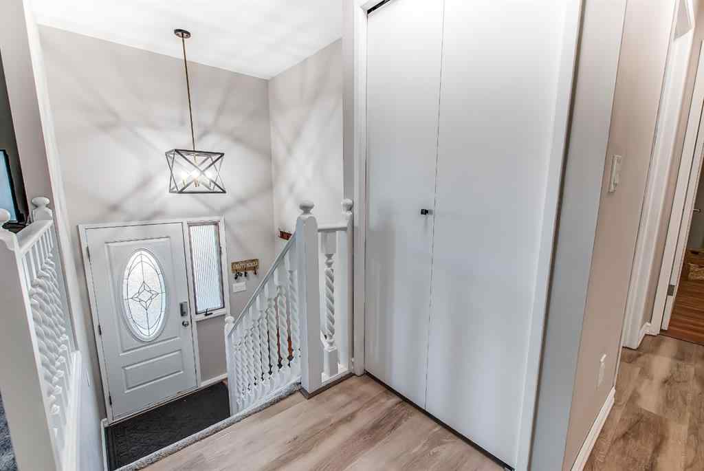 MLS&reg; # A2270013 - 928 4 Street SE in NONE Redcliff, Residential Open Houses