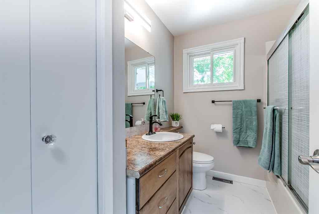 MLS&reg; # A2270013 - 928 4 Street SE in NONE Redcliff, Residential Open Houses