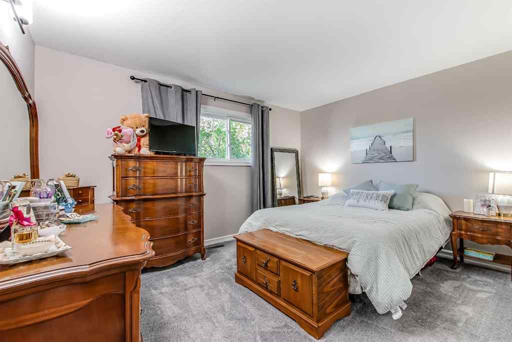 MLS&reg; # A2270013 - 928 4 Street SE in NONE Redcliff, Residential Open Houses