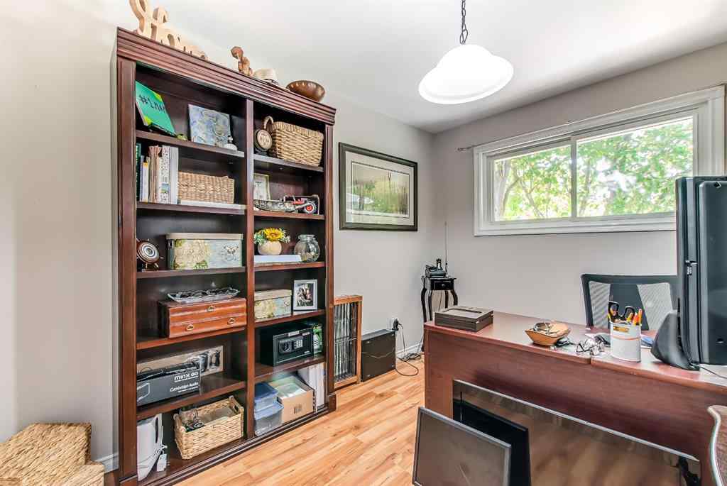 MLS&reg; # A2270013 - 928 4 Street SE in NONE Redcliff, Residential Open Houses