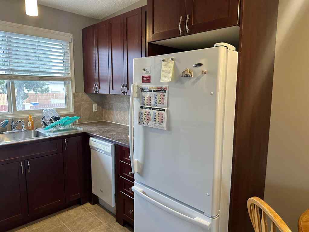 MLS&reg; # A2270019 - 5813 47 Street  in NONE Taber, Residential Open Houses