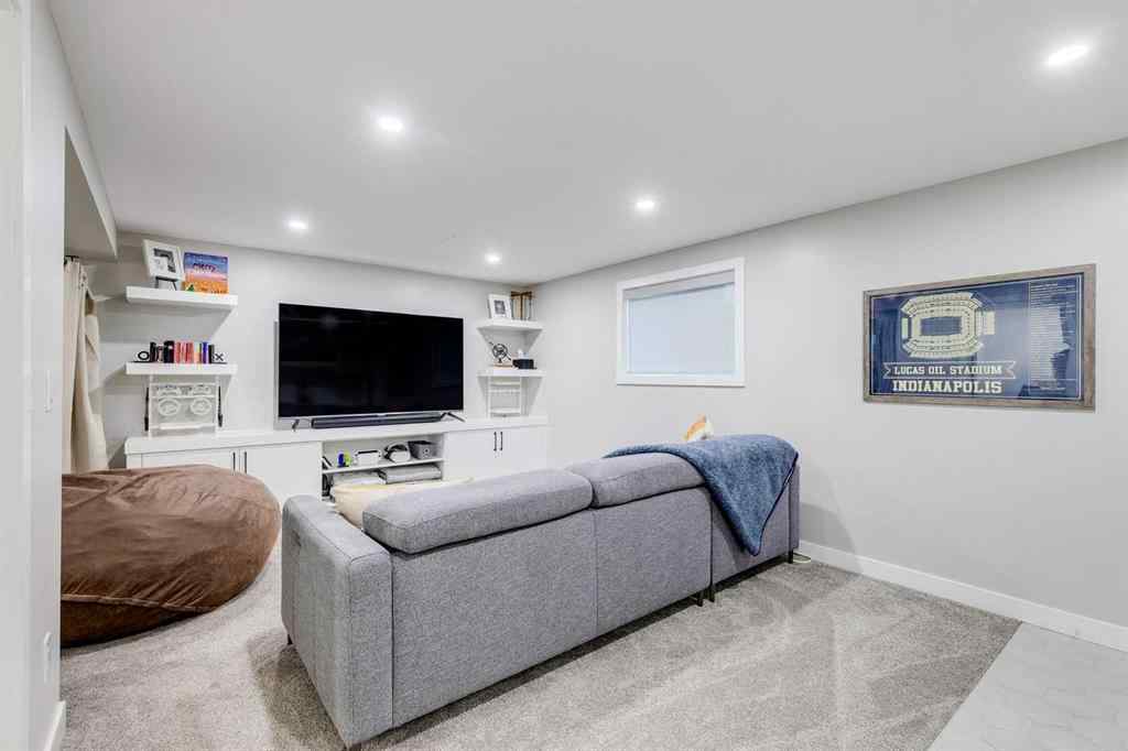 MLS® A2270022 - 4528 Vegas Road NW in Varsity Calgary, Residential