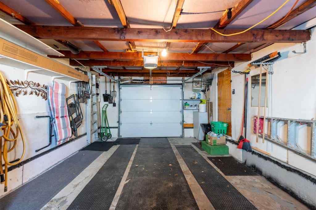 MLS&reg; # A2270023 - 350 4 Street SW in SW Hill Medicine Hat, Residential Open Houses