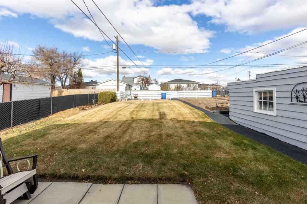 MLS&reg; # A2270023 - 350 4 Street SW in SW Hill Medicine Hat, Residential Open Houses