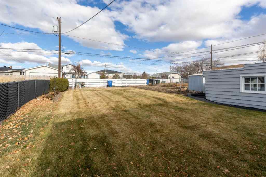 MLS&reg; # A2270023 - 350 4 Street SW in SW Hill Medicine Hat, Residential Open Houses