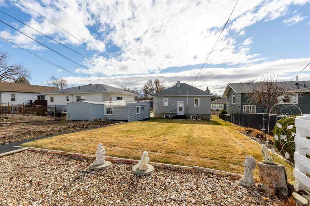MLS&reg; # A2270023 - 350 4 Street SW in SW Hill Medicine Hat, Residential Open Houses