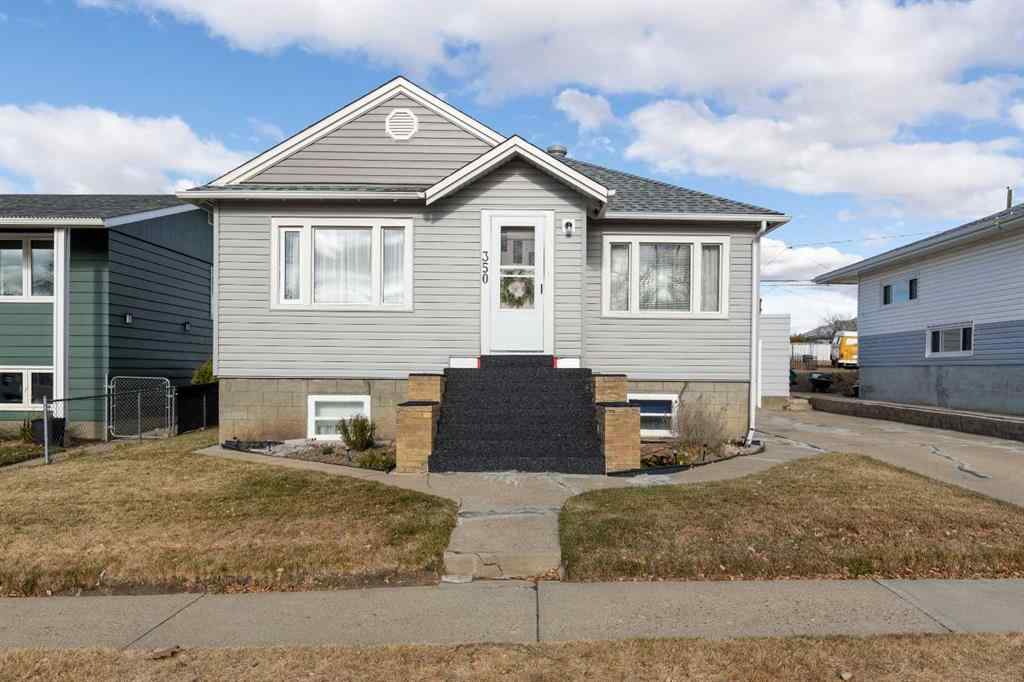 MLS&reg; # A2270023 - 350 4 Street SW in SW Hill Medicine Hat, Residential Open Houses