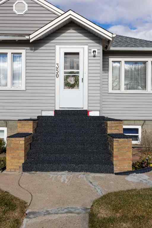 MLS&reg; # A2270023 - 350 4 Street SW in SW Hill Medicine Hat, Residential Open Houses