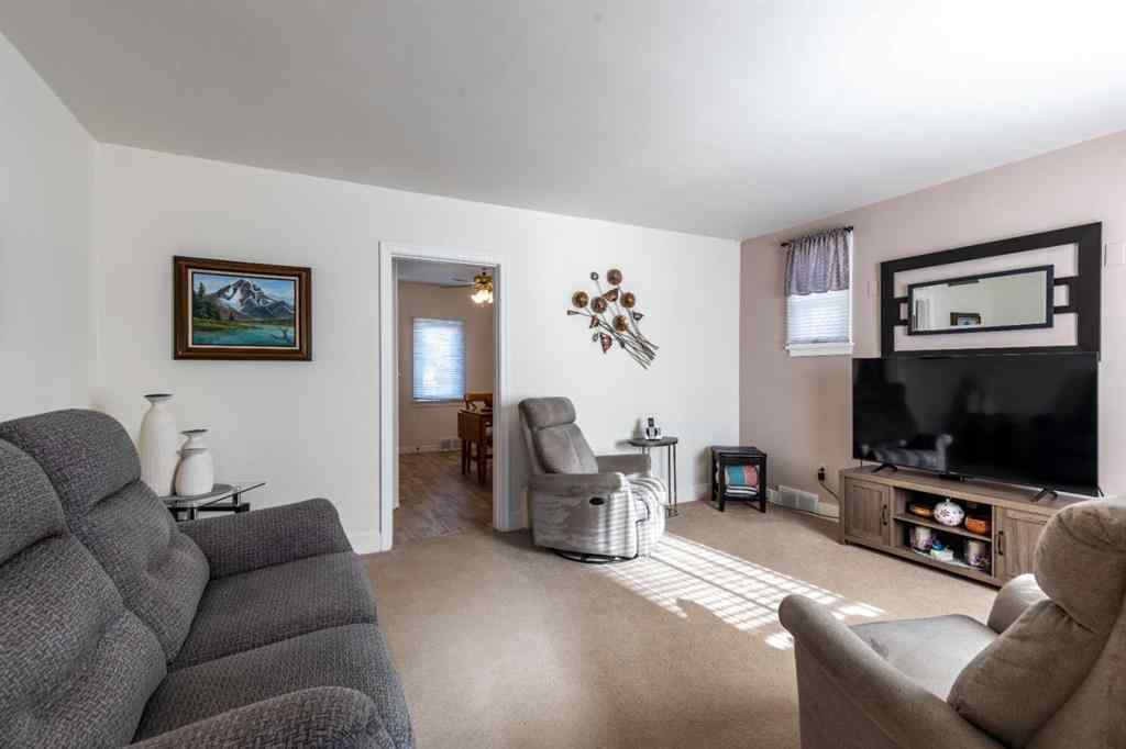MLS&reg; # A2270023 - 350 4 Street SW in SW Hill Medicine Hat, Residential Open Houses