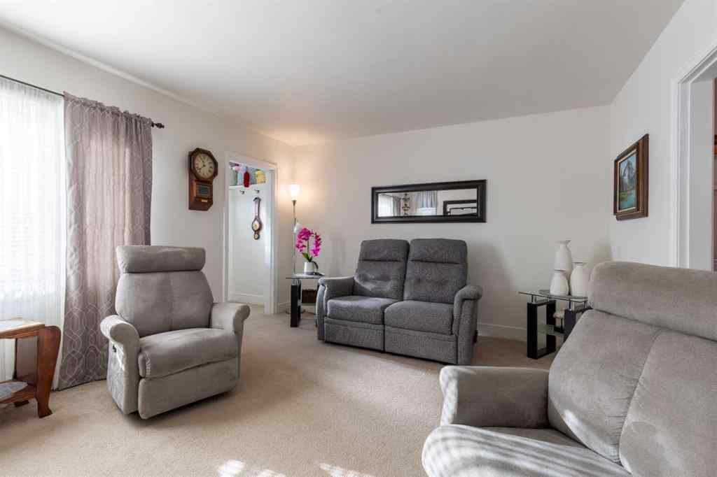 MLS&reg; # A2270023 - 350 4 Street SW in SW Hill Medicine Hat, Residential Open Houses