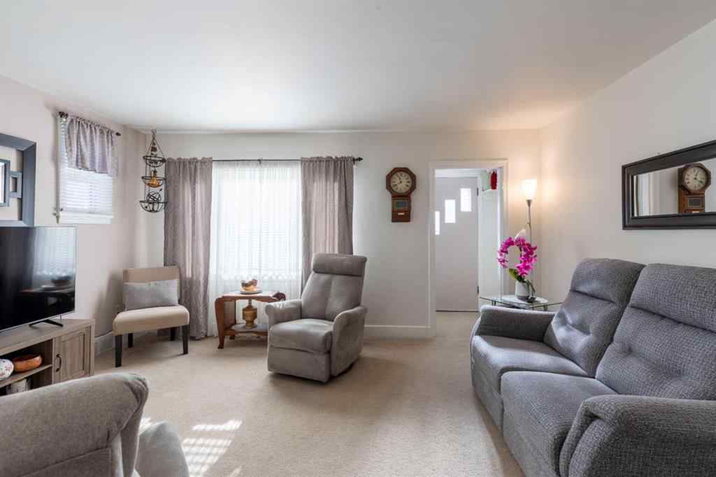 MLS&reg; # A2270023 - 350 4 Street SW in SW Hill Medicine Hat, Residential Open Houses