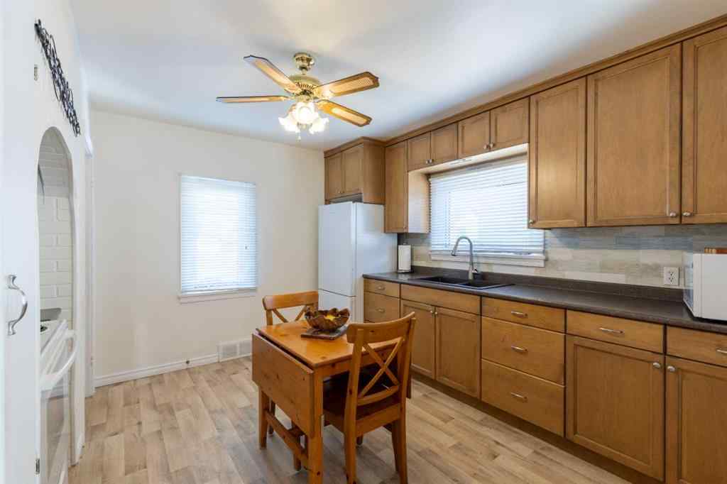MLS&reg; # A2270023 - 350 4 Street SW in SW Hill Medicine Hat, Residential Open Houses