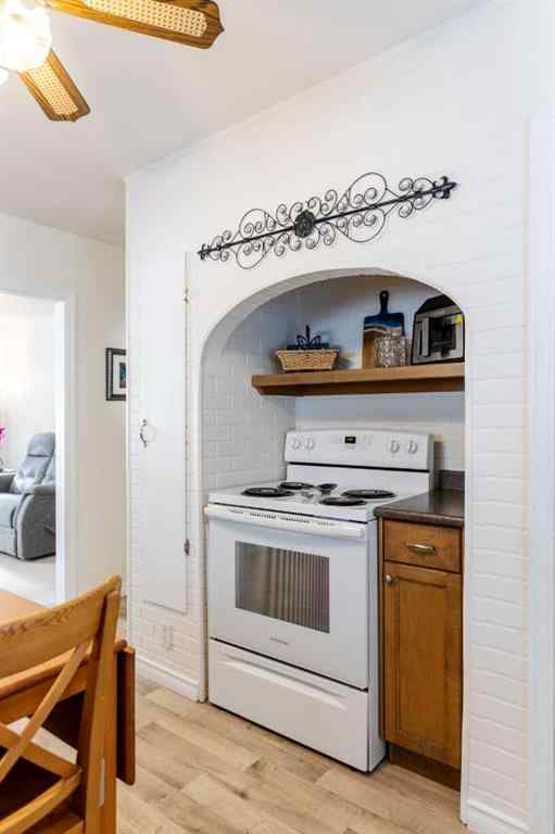 MLS&reg; # A2270023 - 350 4 Street SW in SW Hill Medicine Hat, Residential Open Houses