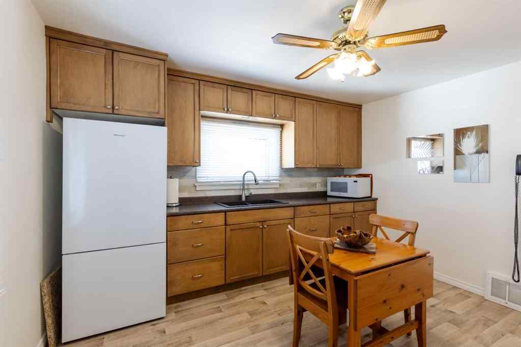 MLS&reg; # A2270023 - 350 4 Street SW in SW Hill Medicine Hat, Residential Open Houses