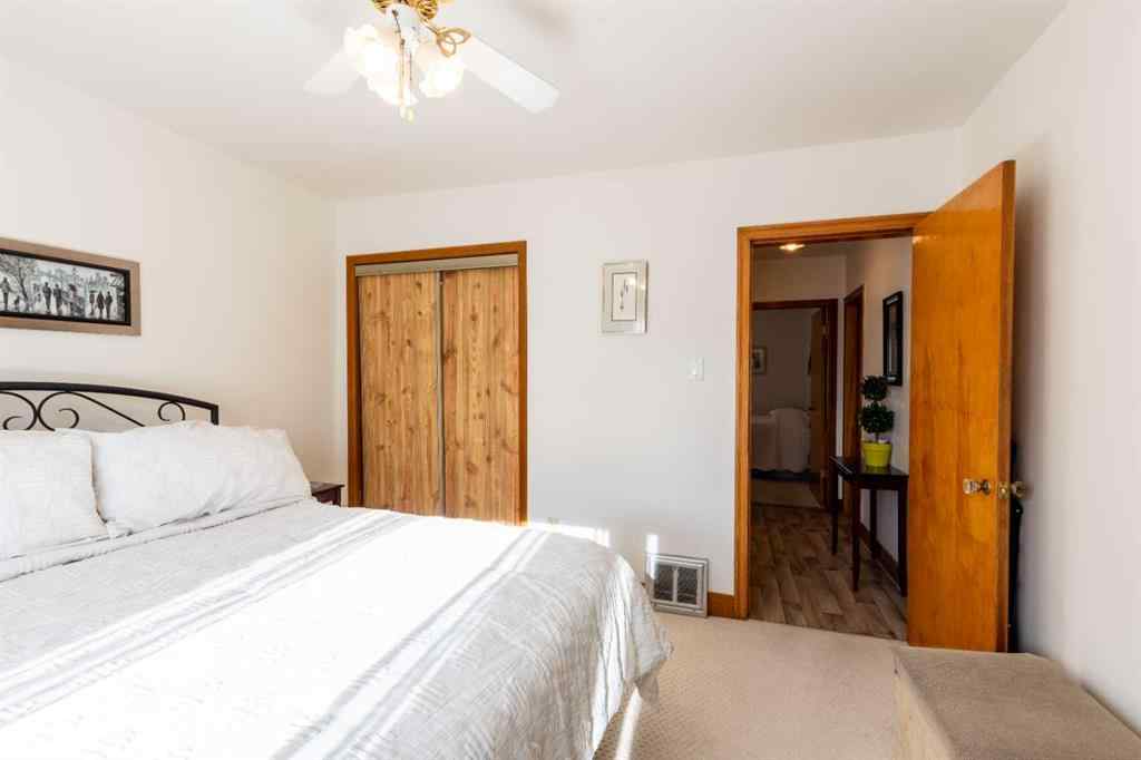 MLS&reg; # A2270023 - 350 4 Street SW in SW Hill Medicine Hat, Residential Open Houses