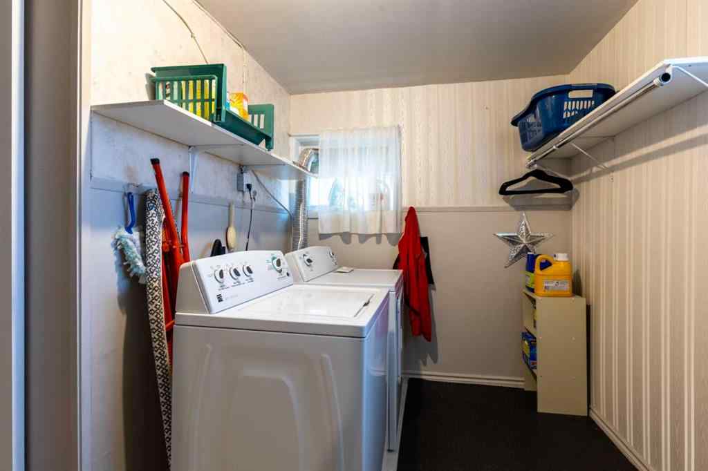 MLS&reg; # A2270023 - 350 4 Street SW in SW Hill Medicine Hat, Residential Open Houses